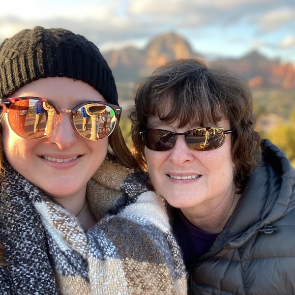 Meet your Posher, Megan - Picture 7 of 8